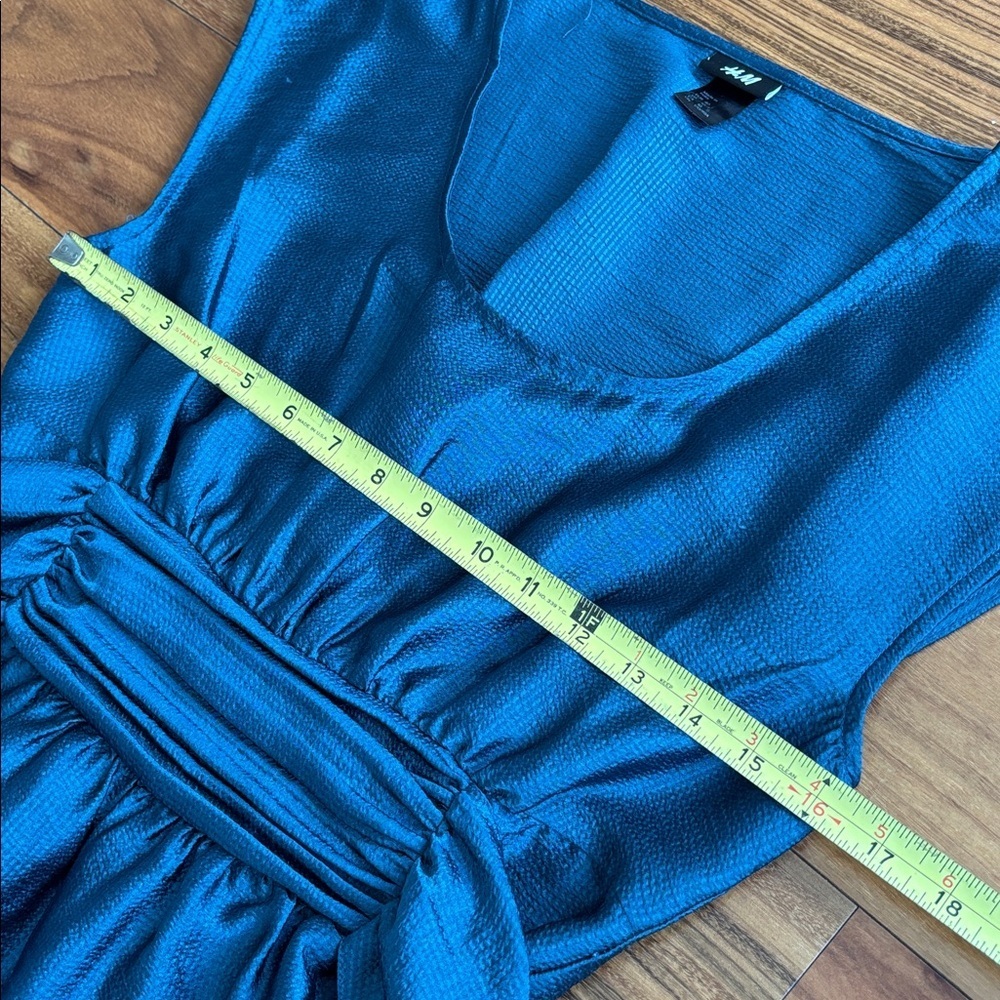 H&M dress - Picture 6 of 10